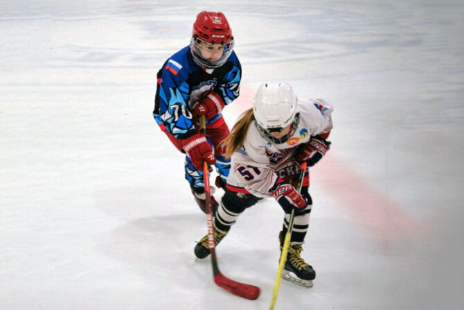 hockey childs cover 670x447 - "Супер серия детского хоккея 2023: Поддержите звезд будущего на Ледовой Арене ПРАЙД